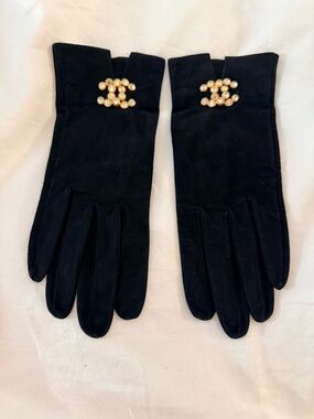 RARE VINTAGE CHANEL Black Suede Gloves with Crystal Interlocking CC set in Gold